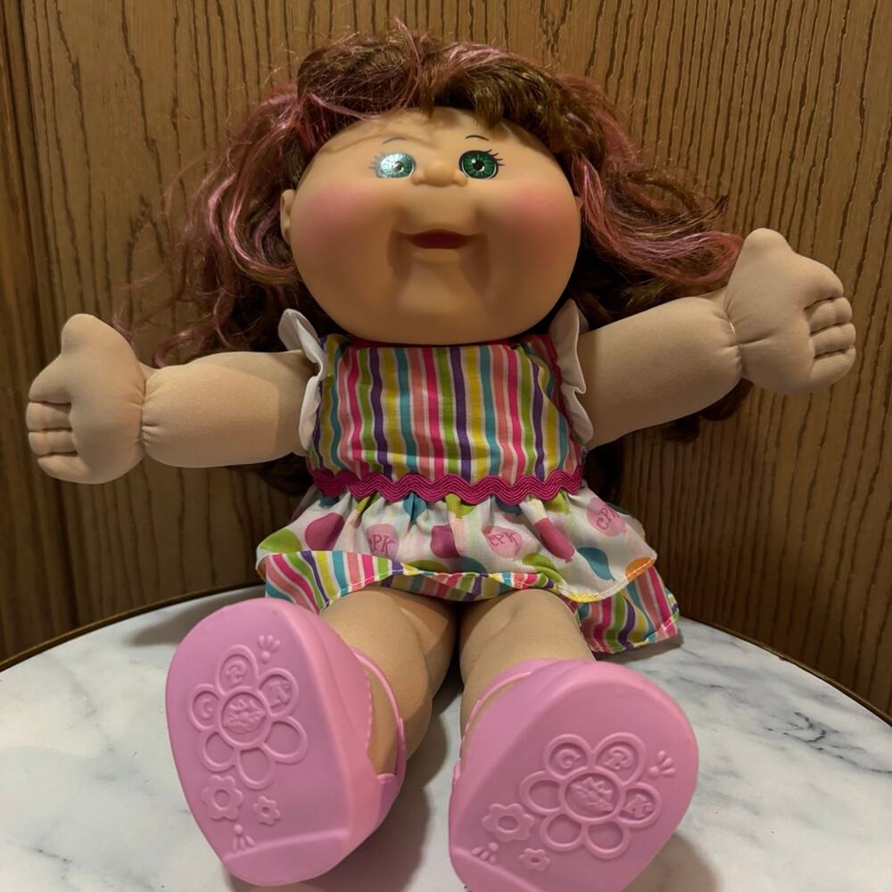 Cabbage Patch Kid 2011 pink hair